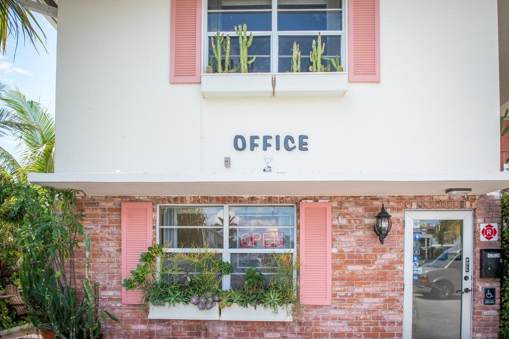 Shore Haven Resort Inn Lauderdale-by-the-Sea Bagian luar foto