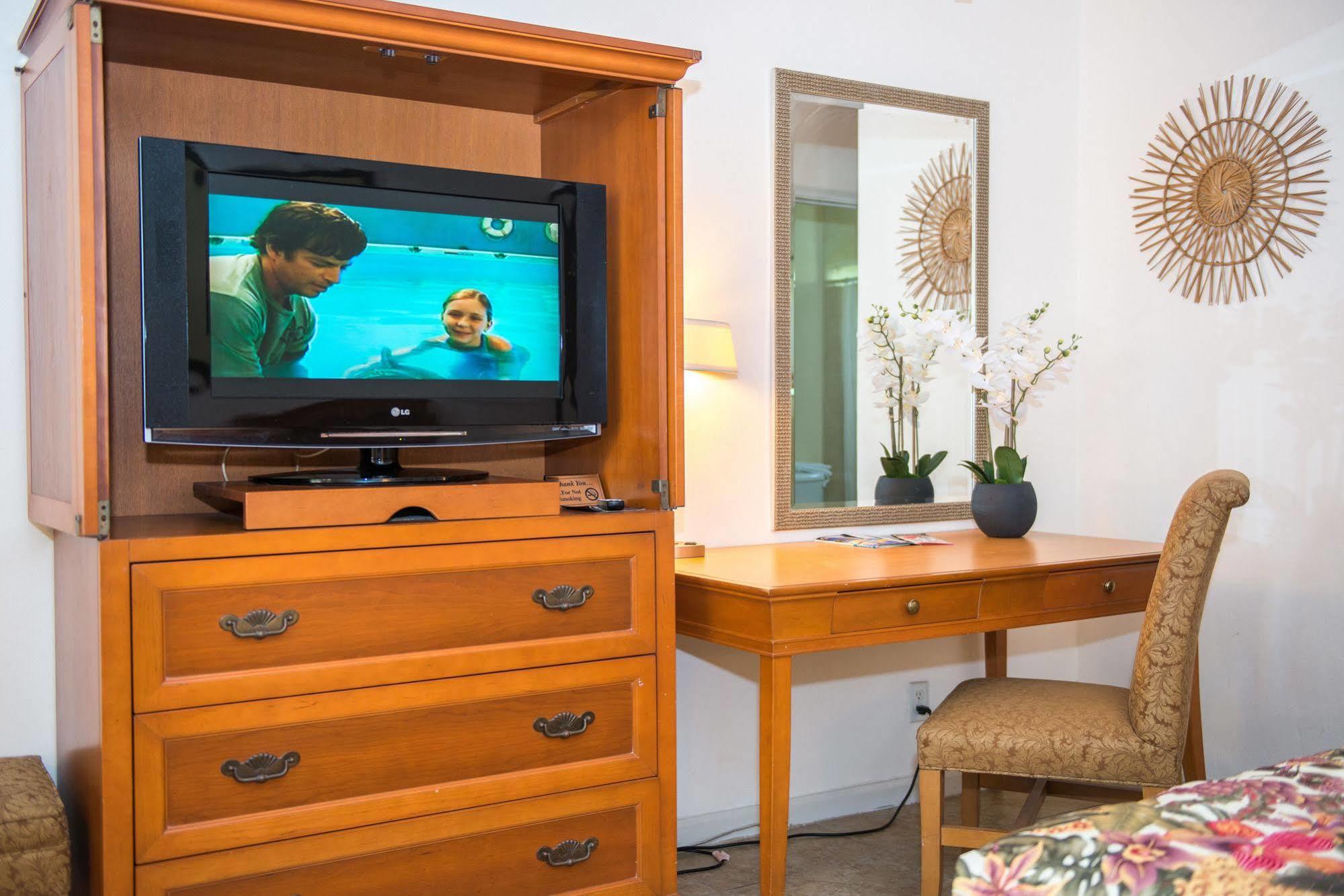 Shore Haven Resort Inn Lauderdale-by-the-Sea Bagian luar foto