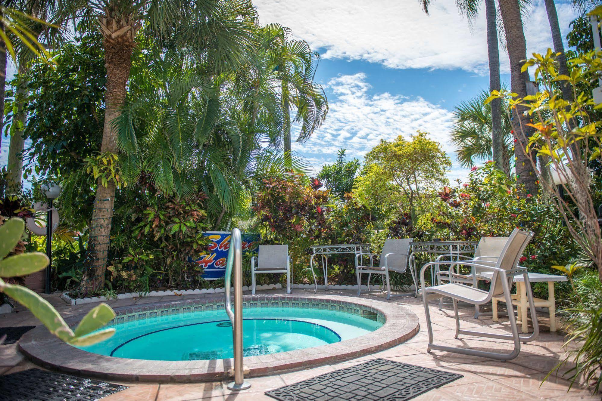 Shore Haven Resort Inn Lauderdale-by-the-Sea Bagian luar foto